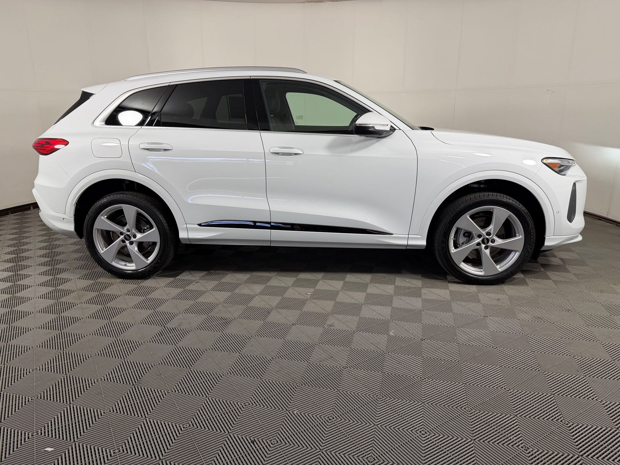 New 2026 Audi Q5 Premium AWD/4WD image 8