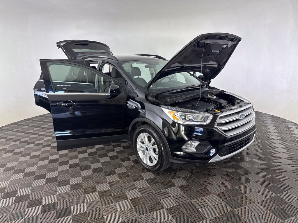 Used 2017 Ford Escape SE w/ Equipment Group 201A FWD image 13