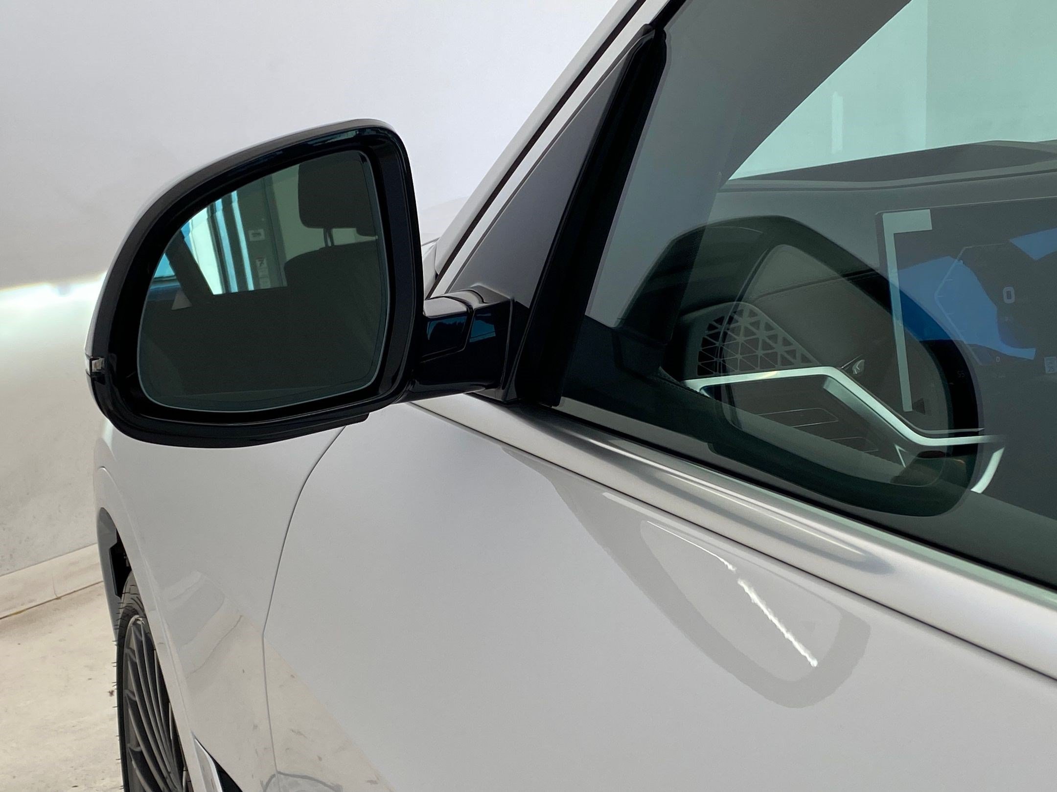 New 2026 BMW ALPINA XB7 AWD/4WD image 23