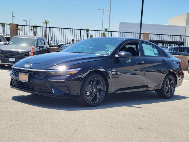 New 2026 Hyundai Elantra SEL Sport FWD image 2