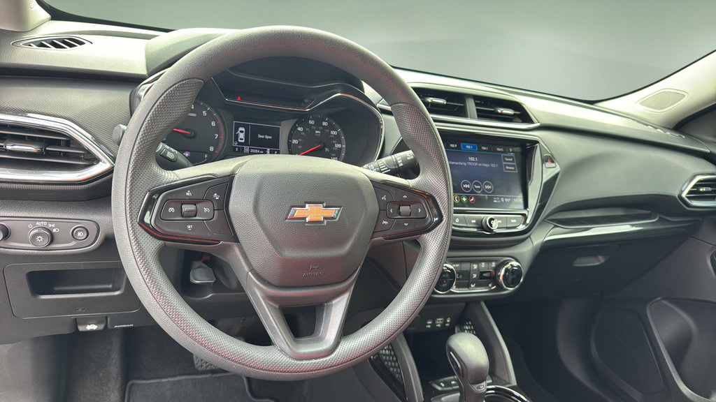 Used 2023 Chevrolet TrailBlazer LT w/ Convenience Package AWD/4WD image 17