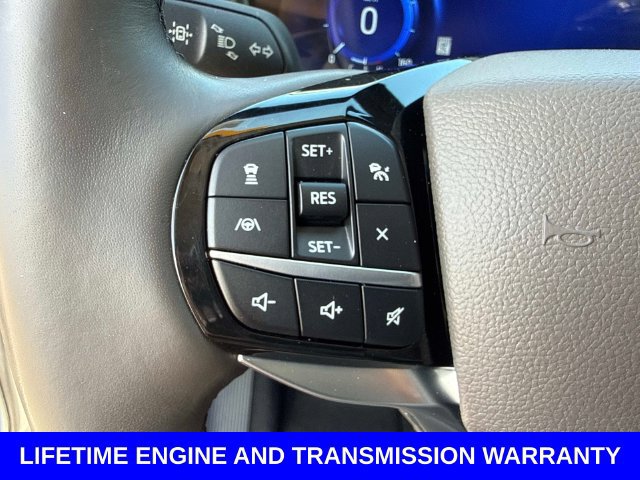 Used 2022 Ford Explorer Platinum w/ Equipment Group 601A AWD/4WD image 32