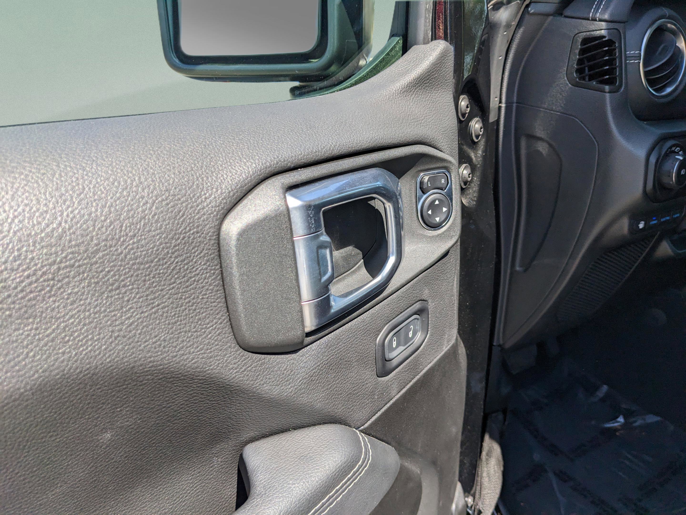 Used 2022 Jeep Wrangler Unlimited Sahara image 19