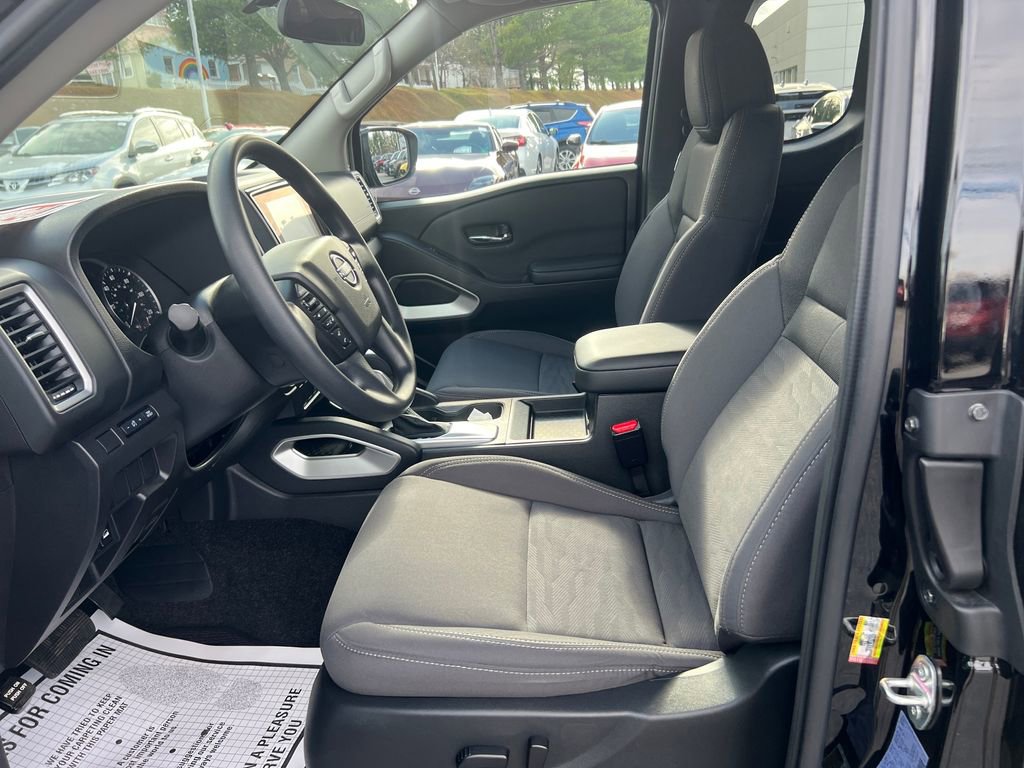 Used 2024 Nissan Frontier SV w/ Technology Package image 10