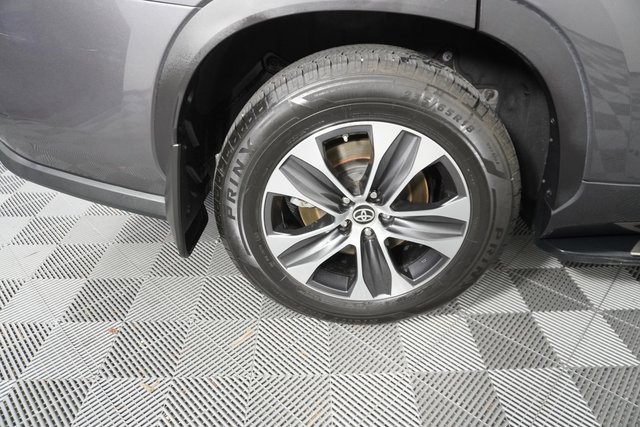 Used 2021 Toyota Highlander XLE image 14