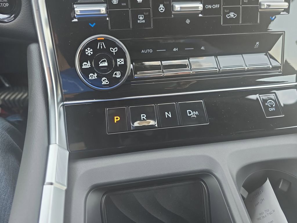 New 2025 Nissan Armada SL w/ Captain's Chari Seat Package image 23