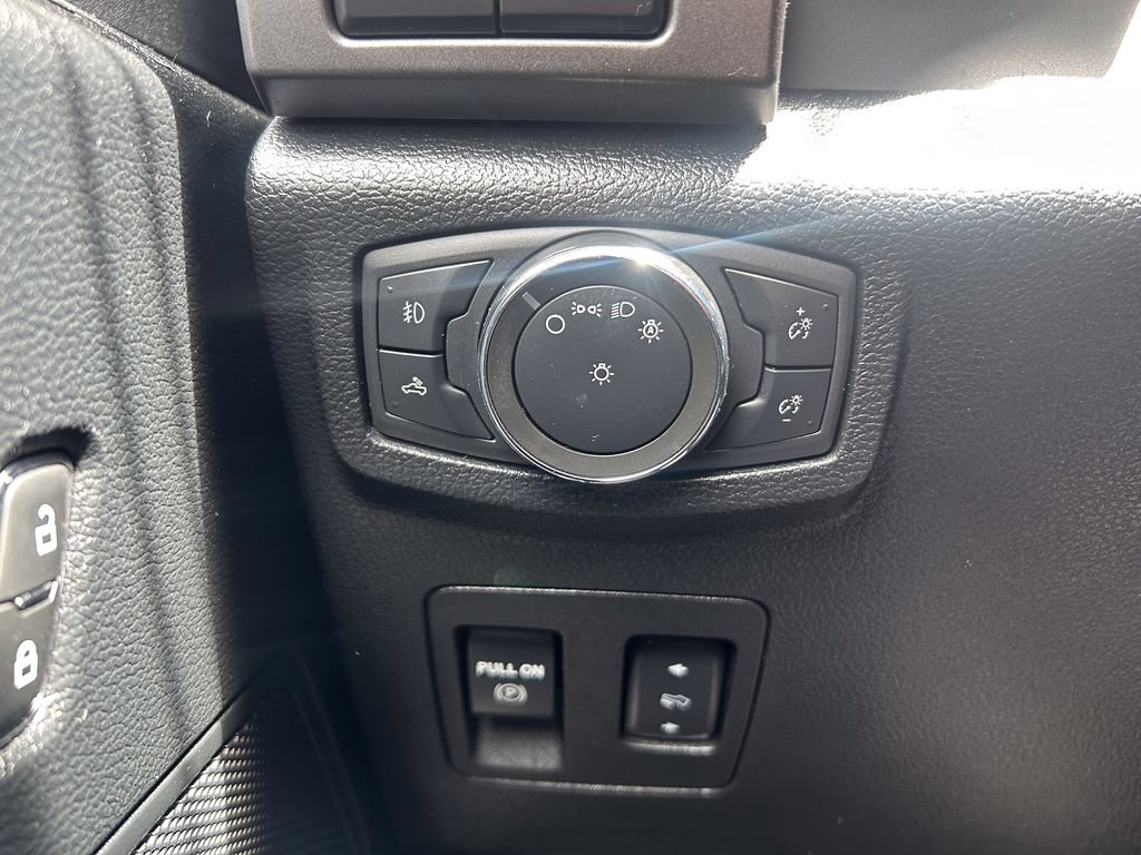 Used 2020 Ford F150 XLT w/ Equipment Group 302A Luxury AWD/4WD image 29
