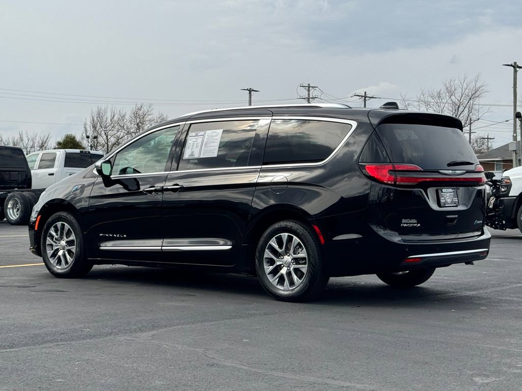 Used 2024 Chrysler Pacifica Pinnacle image 10