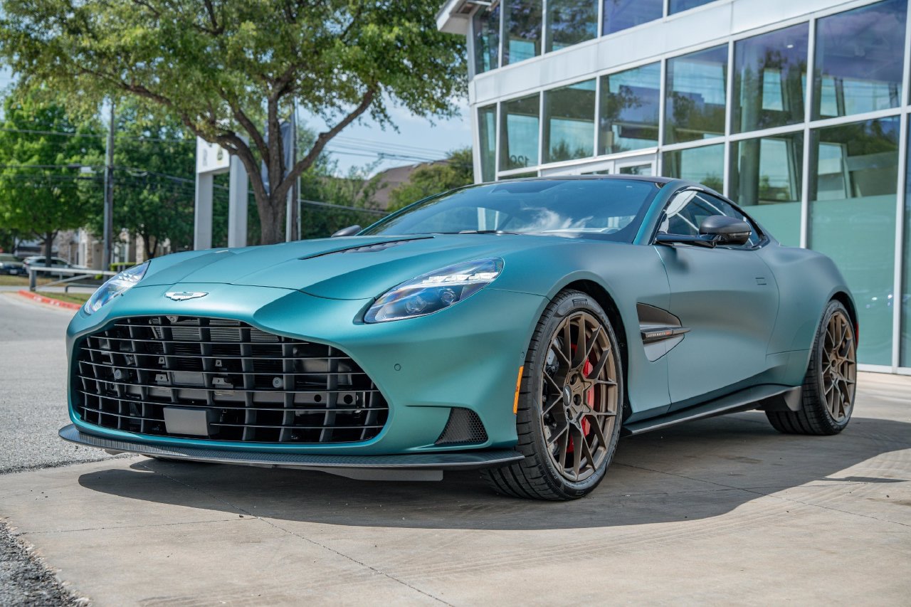New 2026 Aston Martin Vanquish RWD image 5