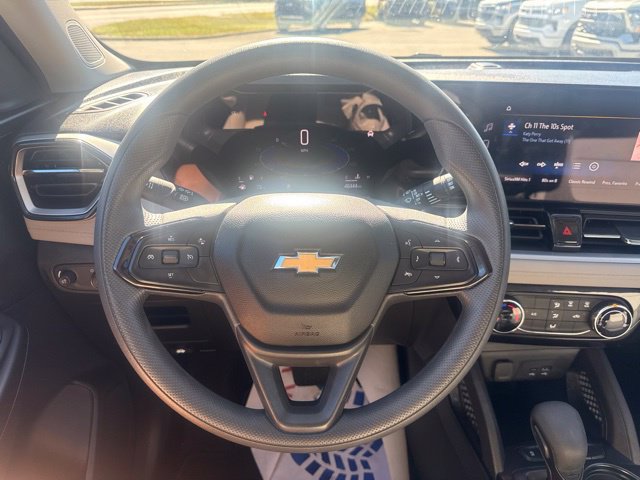 Used 2025 Chevrolet TrailBlazer LT FWD image 16