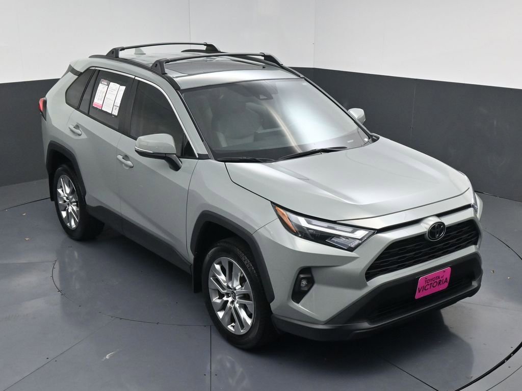 Used 2023 Toyota RAV4 XLE Premium image 15