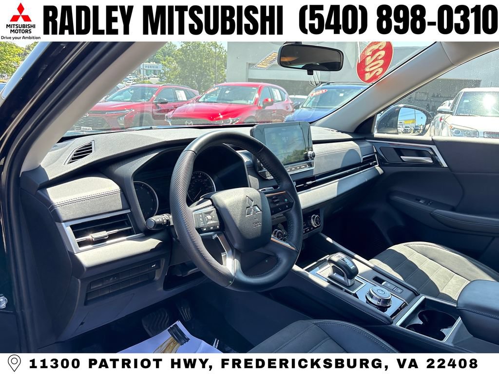 Used 2023 Mitsubishi Outlander SE AWD/4WD image 5