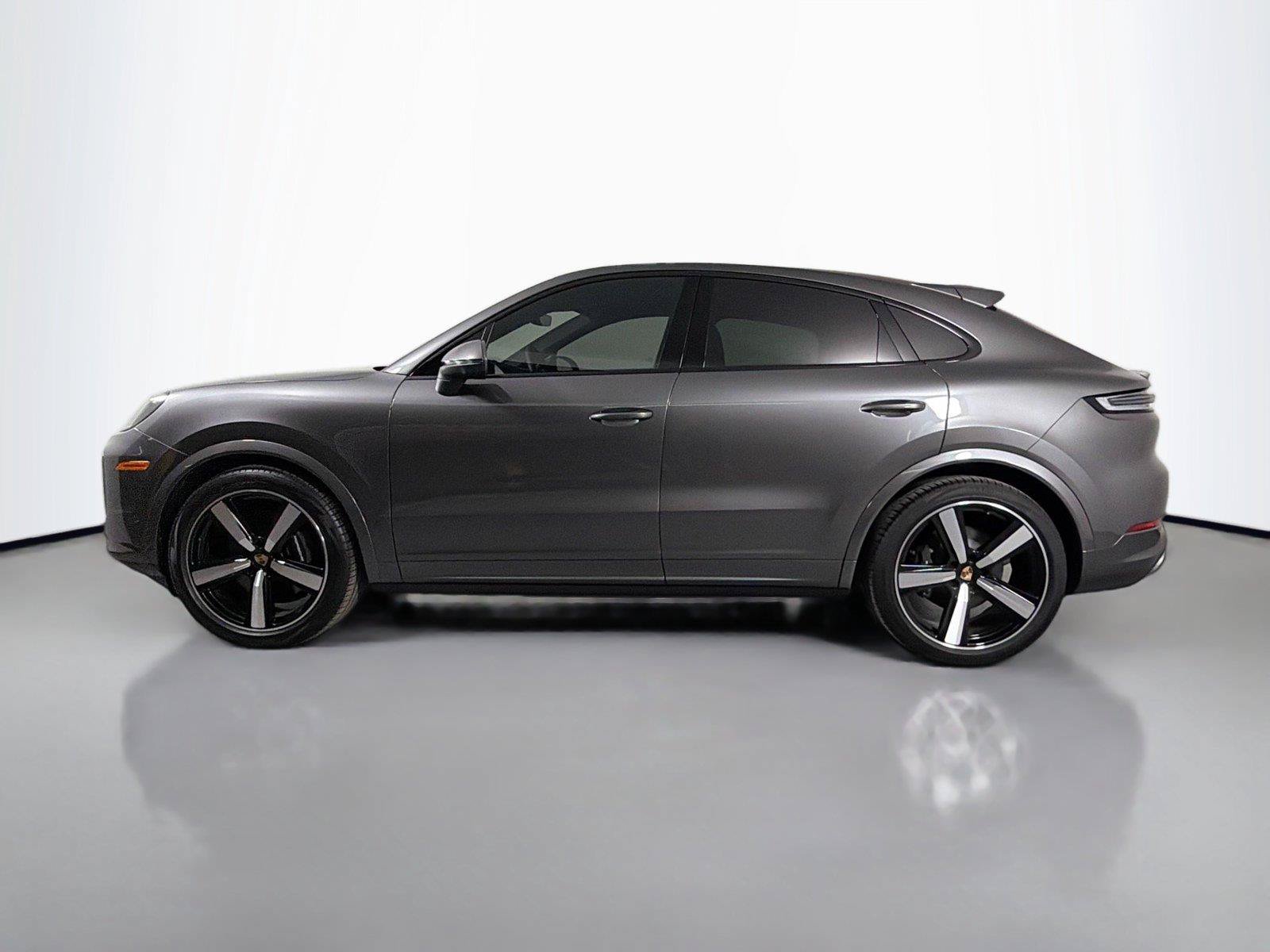 Certified 2025 Porsche Cayenne Coupe AWD/4WD image 2