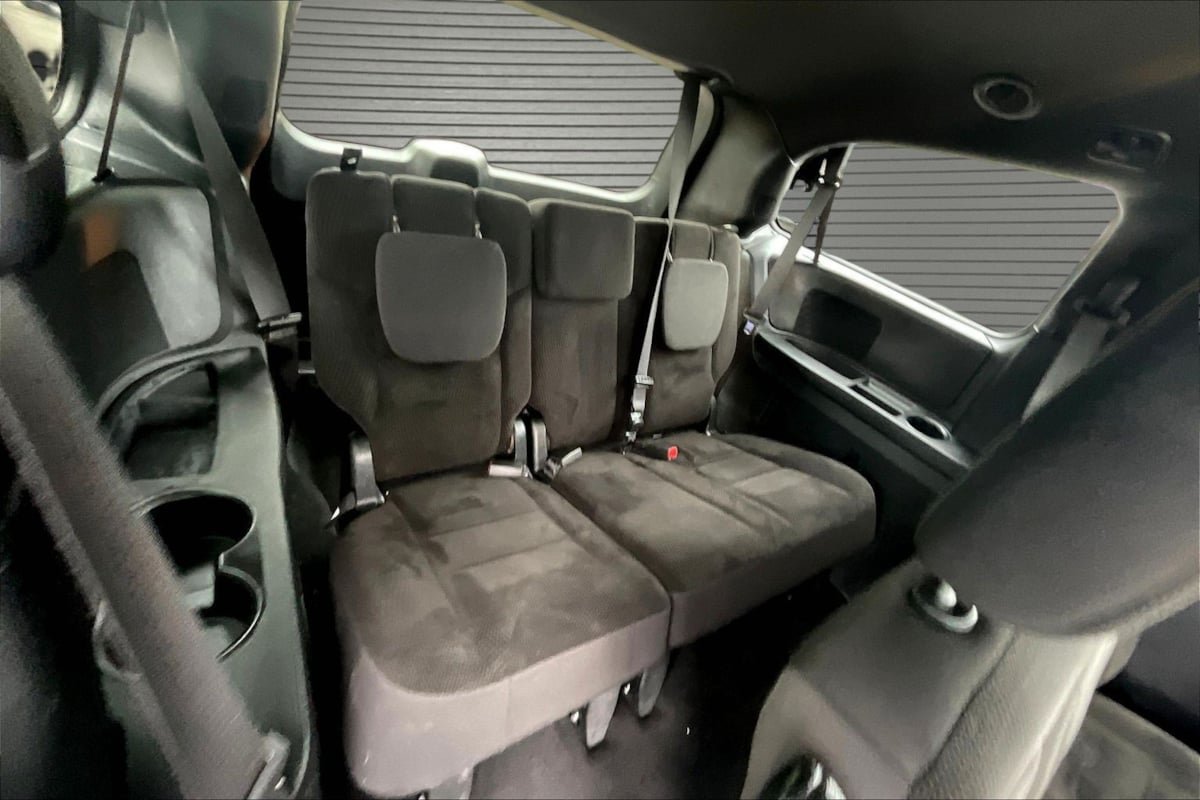 Used 2018 Dodge Grand Caravan SE FWD image 24