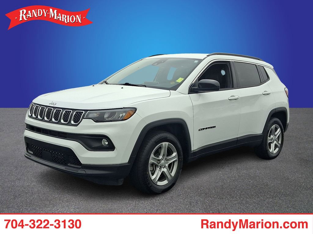 Used 2024 Jeep Compass Latitude image 1