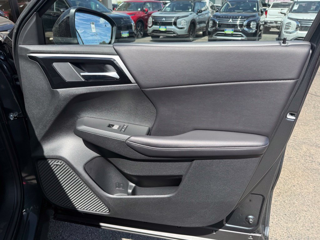 New 2026 Mitsubishi Outlander LE FWD image 18