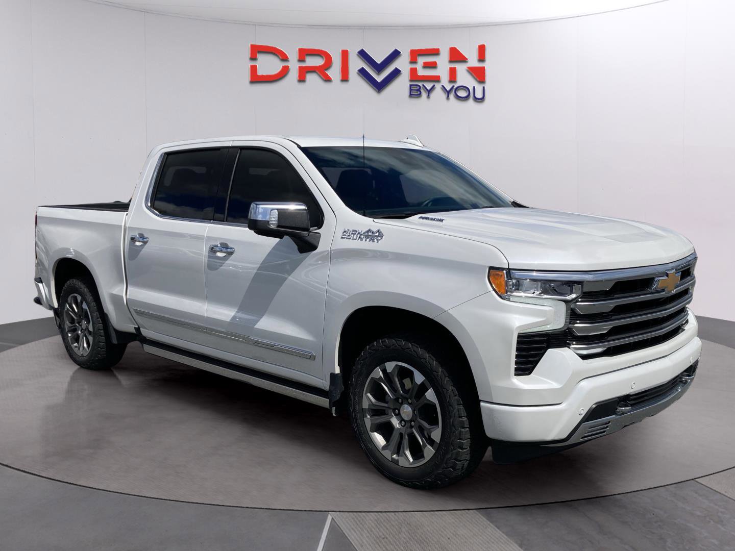 Used 2024 Chevrolet Silverado 1500 High Country w/ Technology Package image 9