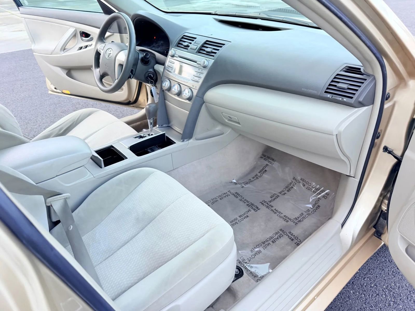Used 2011 Toyota Camry LE image 11