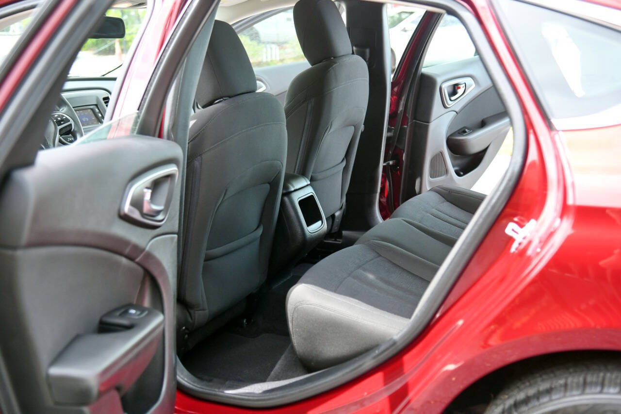 Used 2015 Chrysler 200 Limited FWD image 14