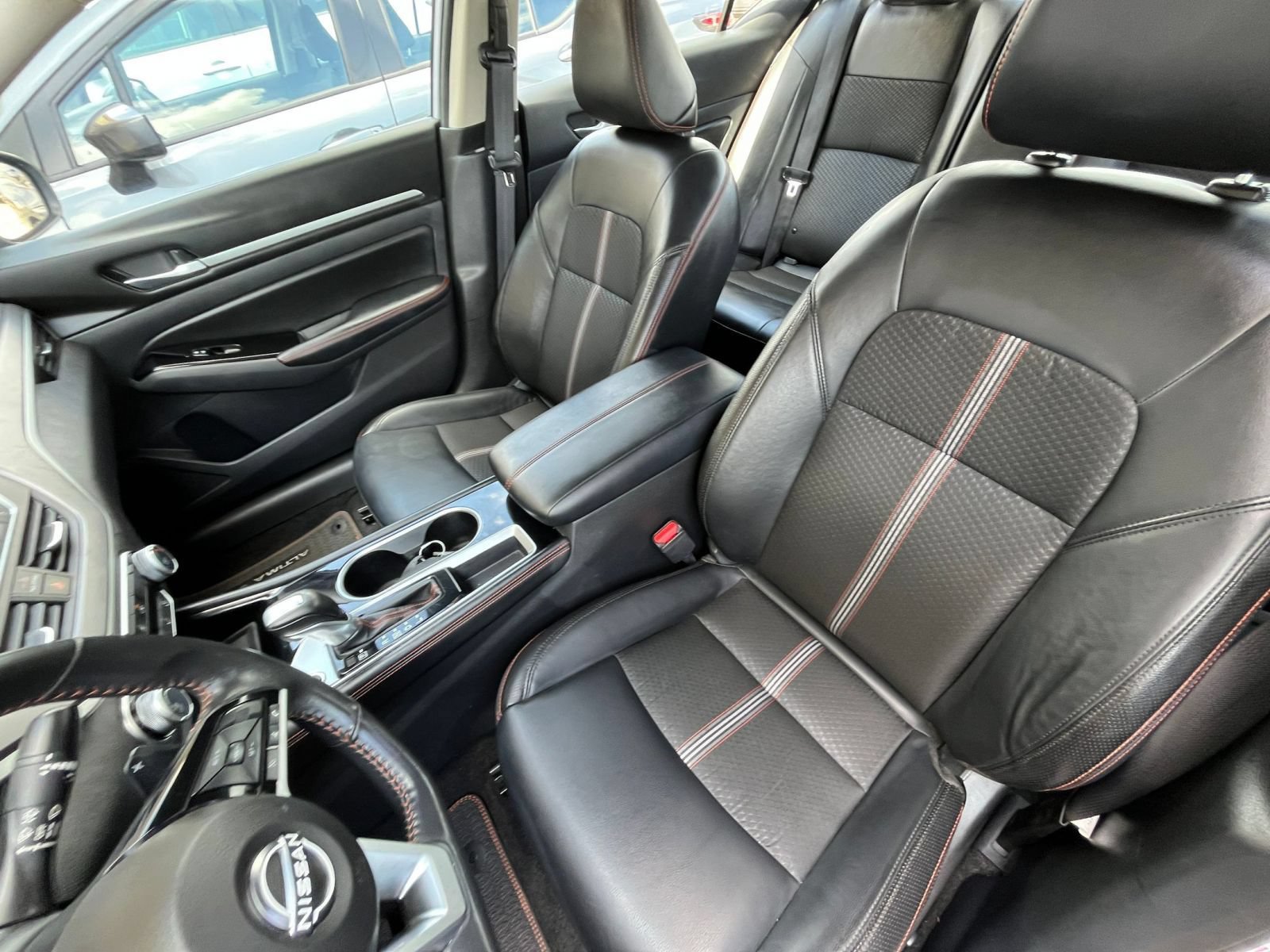 Used 2025 Nissan Altima 2.5 SR FWD image 34