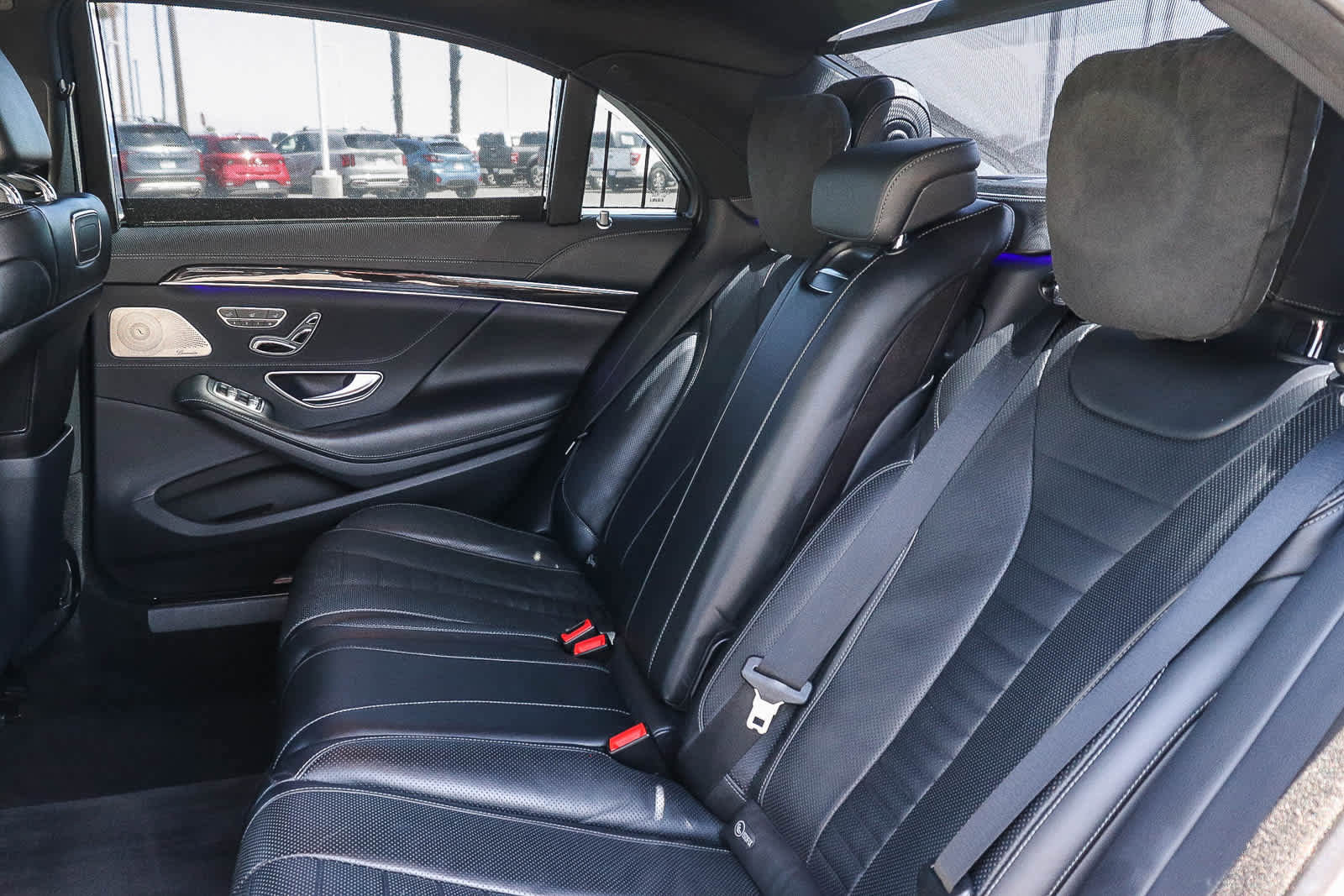 Used 2019 Mercedes-Benz S 560 Sedan image 23