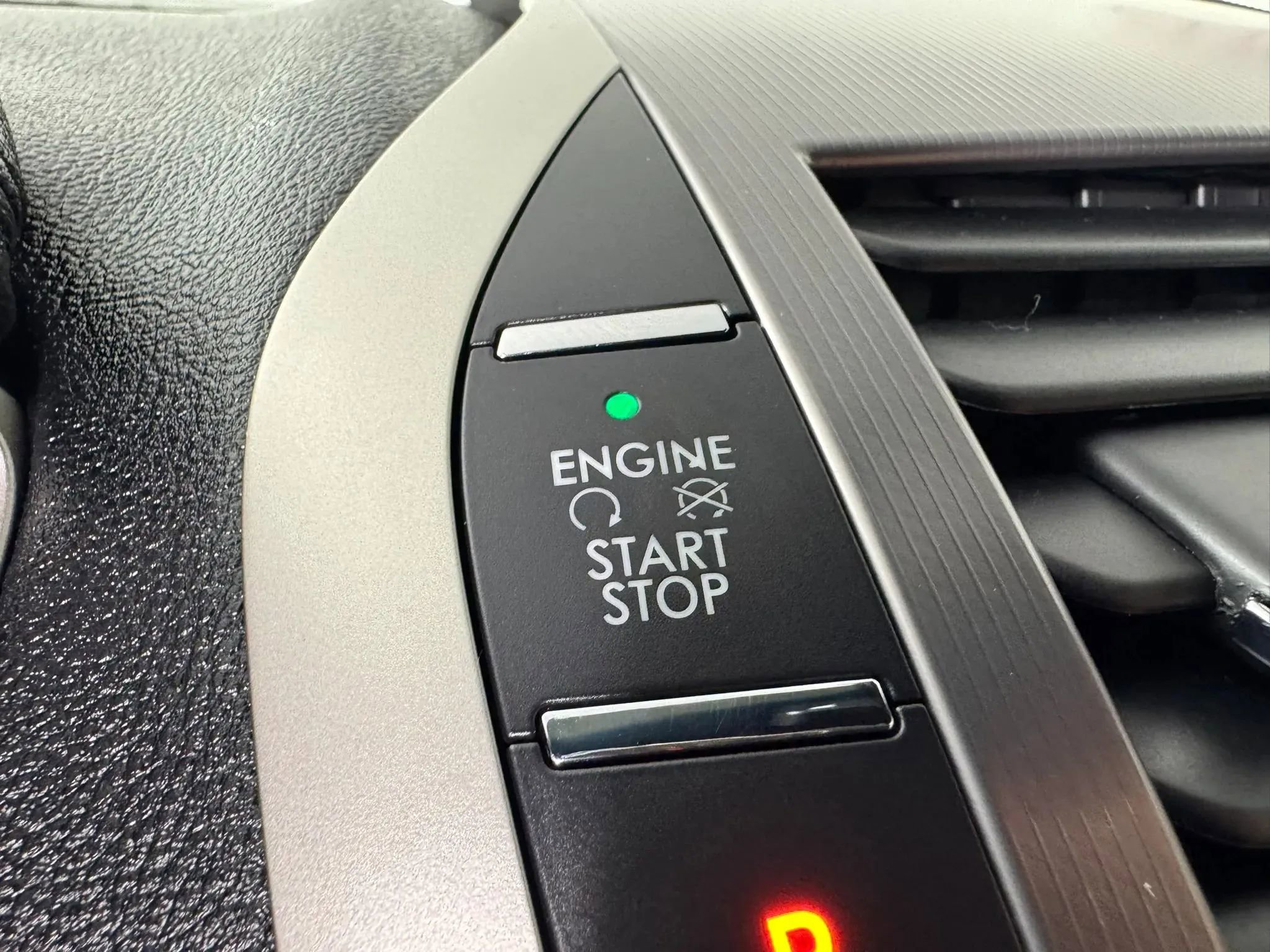 Used 2019 Lincoln MKZ Reserve FWD image 17