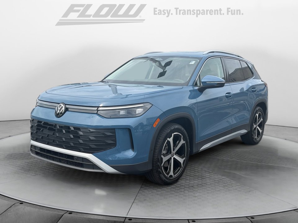 New 2026 Volkswagen Tiguan SE FWD image 3