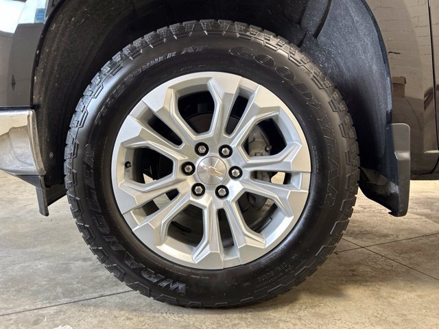 Used 2023 Chevrolet Silverado 1500 LTZ w/ Technology Package AWD/4WD image 10