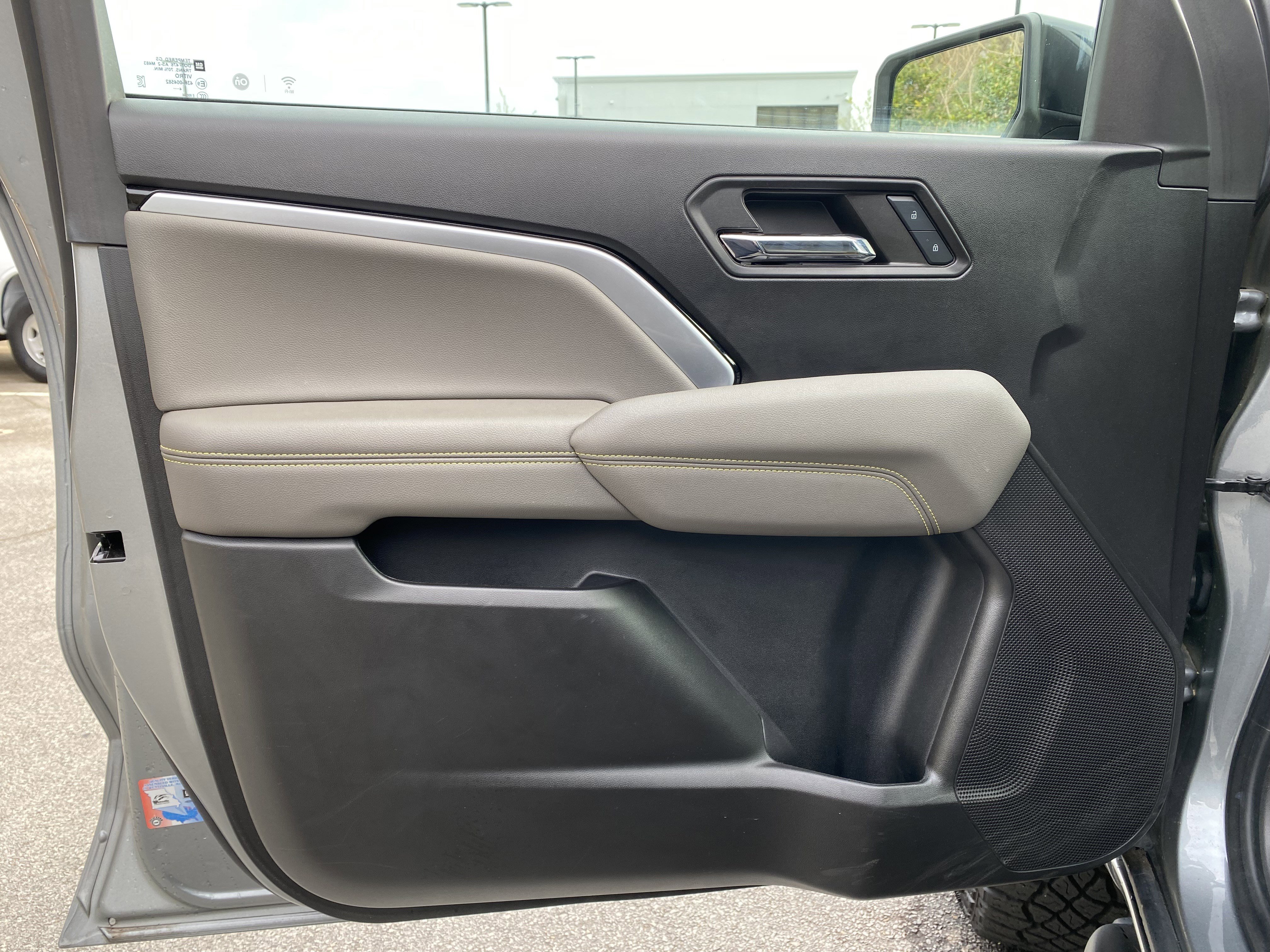 Used 2024 Chevrolet Colorado ZR2 w/ Safety Package image 15