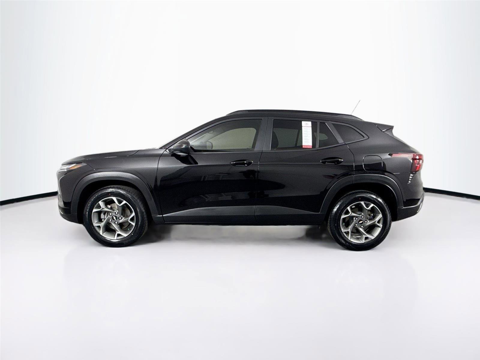 Used 2024 Chevrolet Trax LT w/ Driver Confidence Package FWD image 13