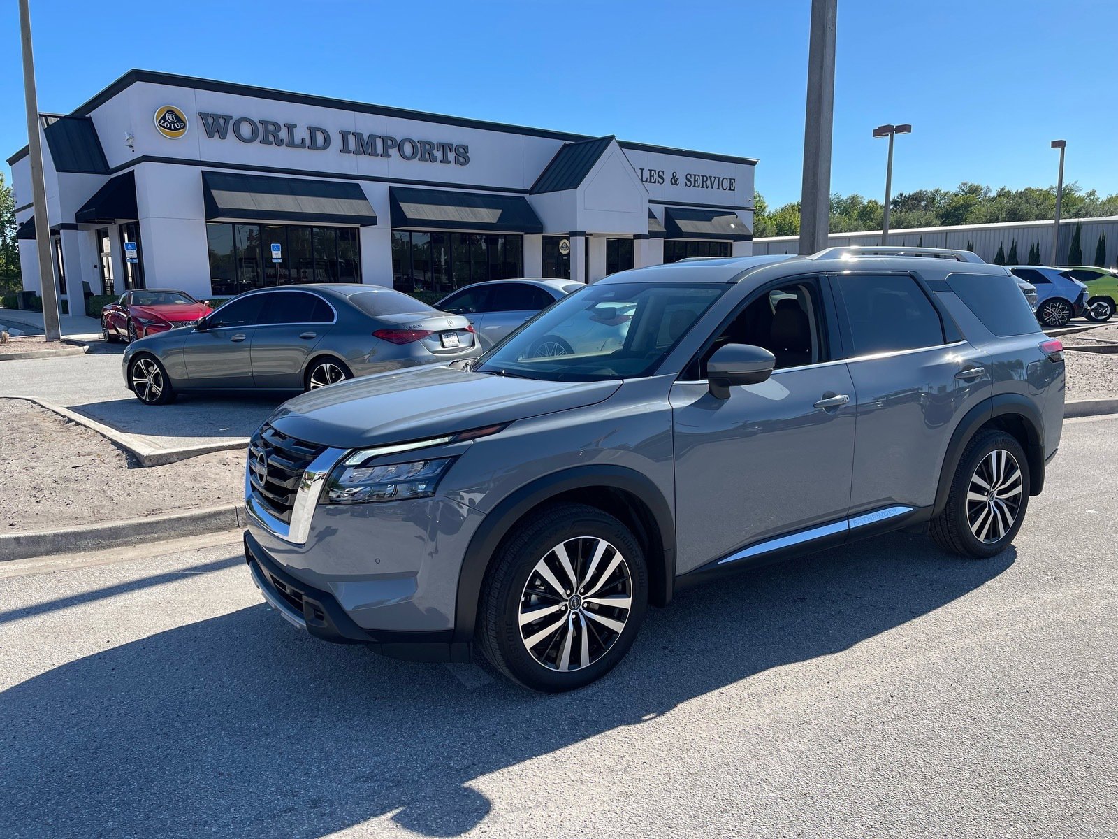 Used 2025 Nissan Pathfinder Platinum FWD image 51