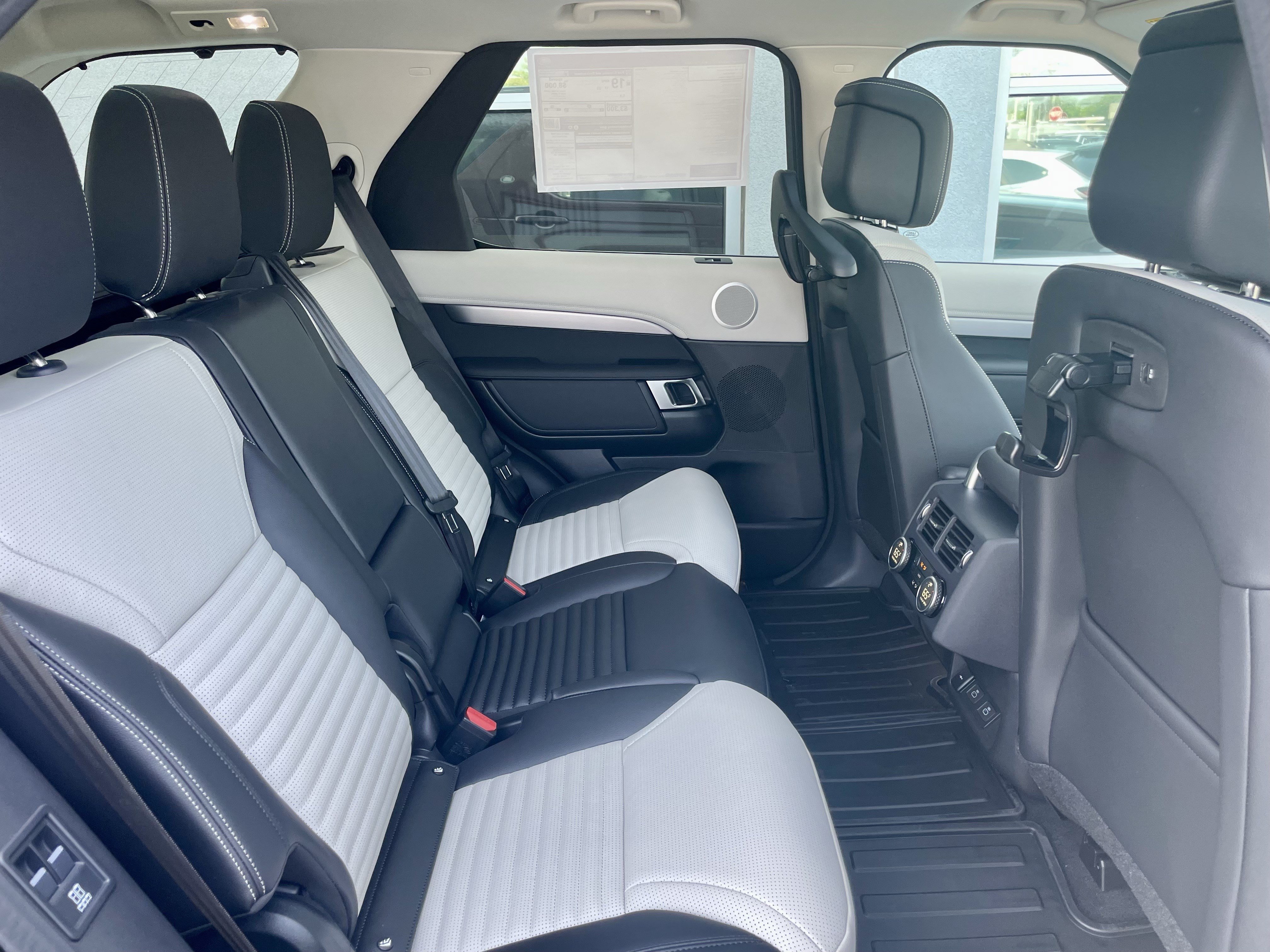 New 2026 Land Rover Discovery Dynamic SE AWD/4WD image 31