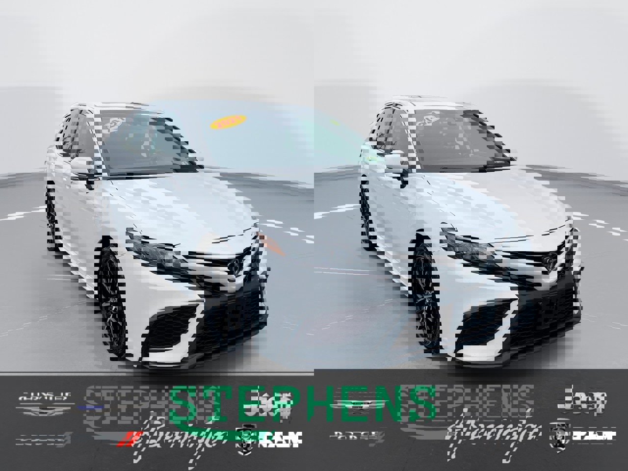 Used 2021 Toyota Camry SE w/ Cold Weather Package image 1