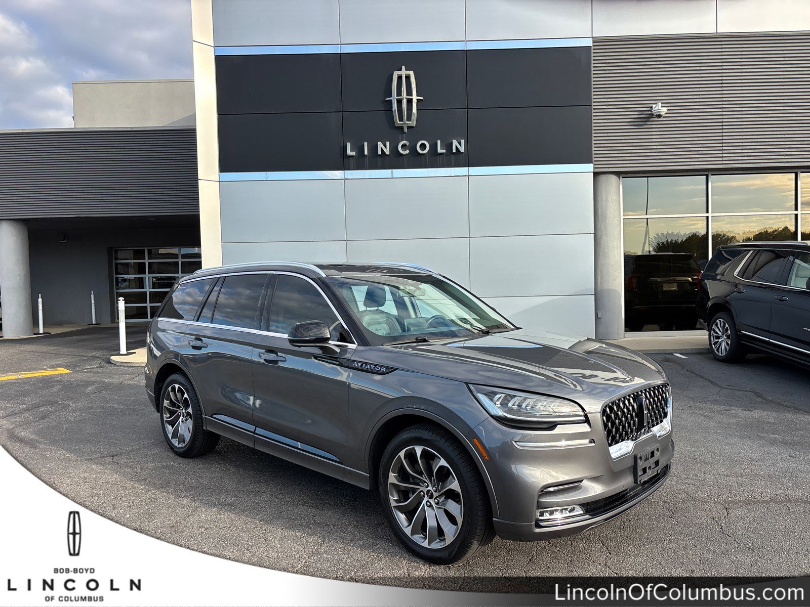Used 2021 Lincoln Aviator Grand Touring w/ Elements Package Plus image 1