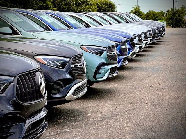 Used 2020 Mercedes-Benz GLC 300 4MATIC image 25