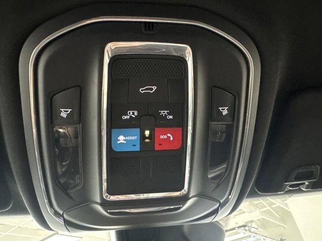 Used 2023 Jeep Grand Cherokee Altitude AWD/4WD image 48