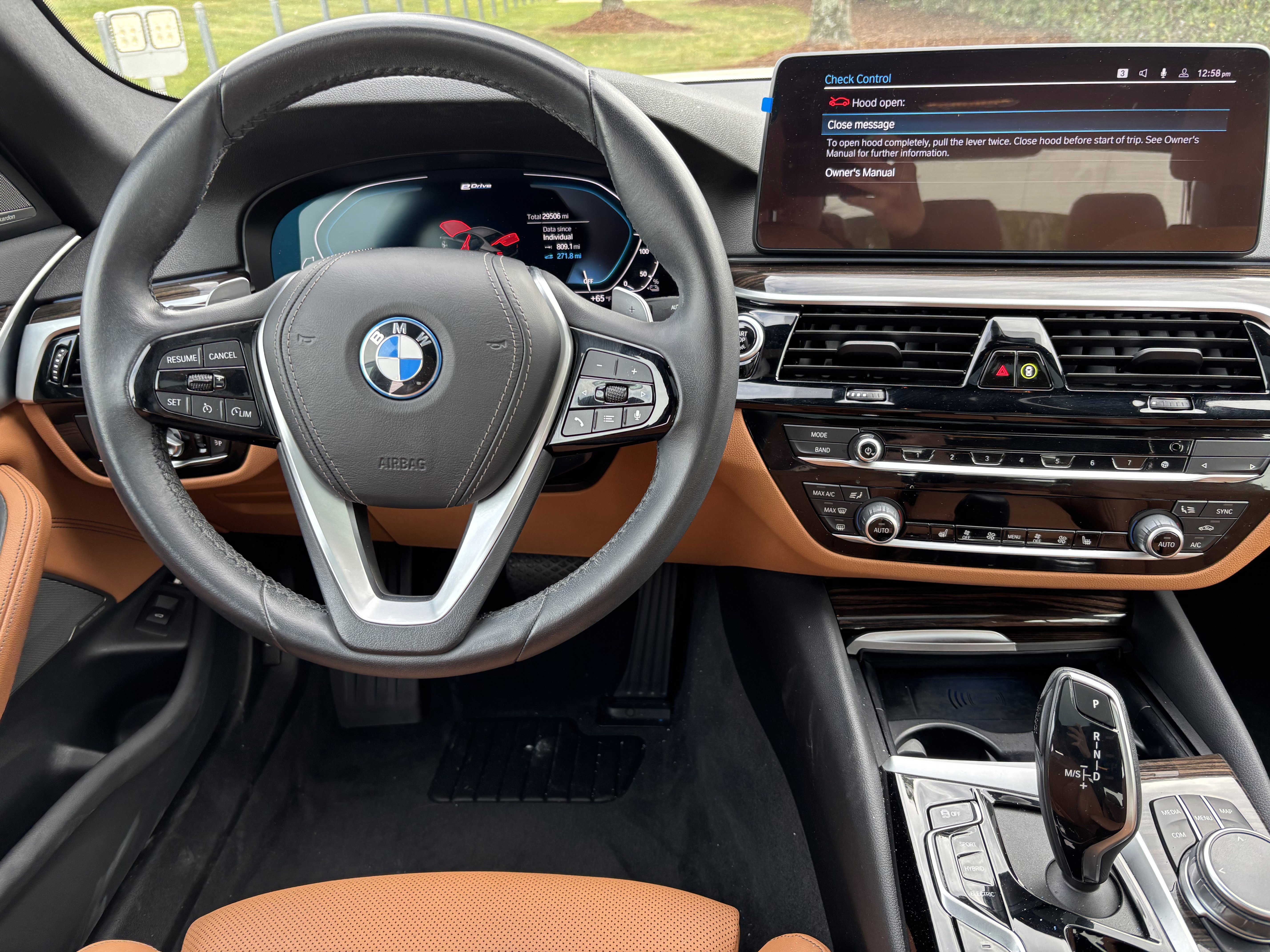 Used 2023 BMW 530e w/ Premium Package image 31