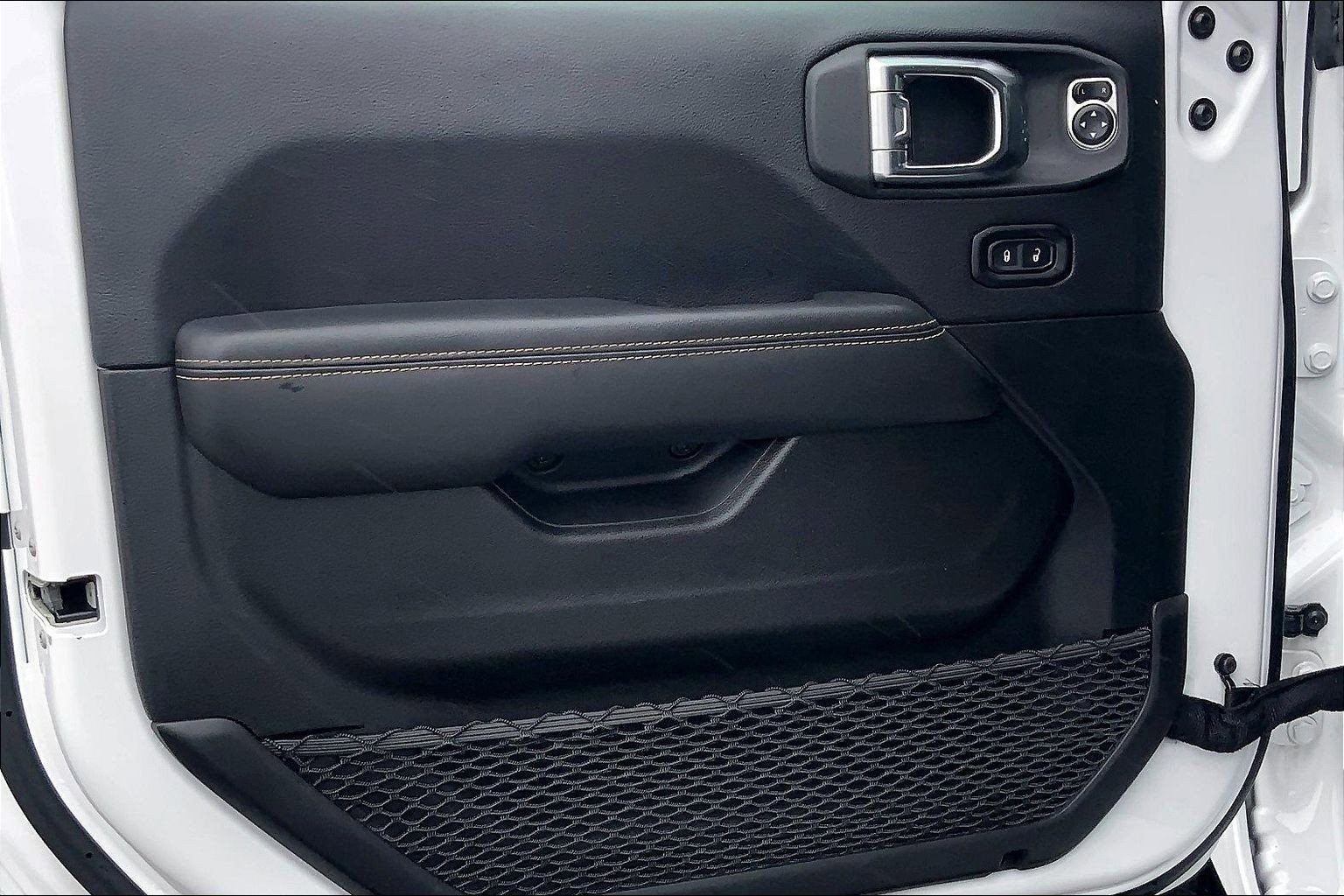 Certified 2025 Jeep Wrangler Sahara image 19