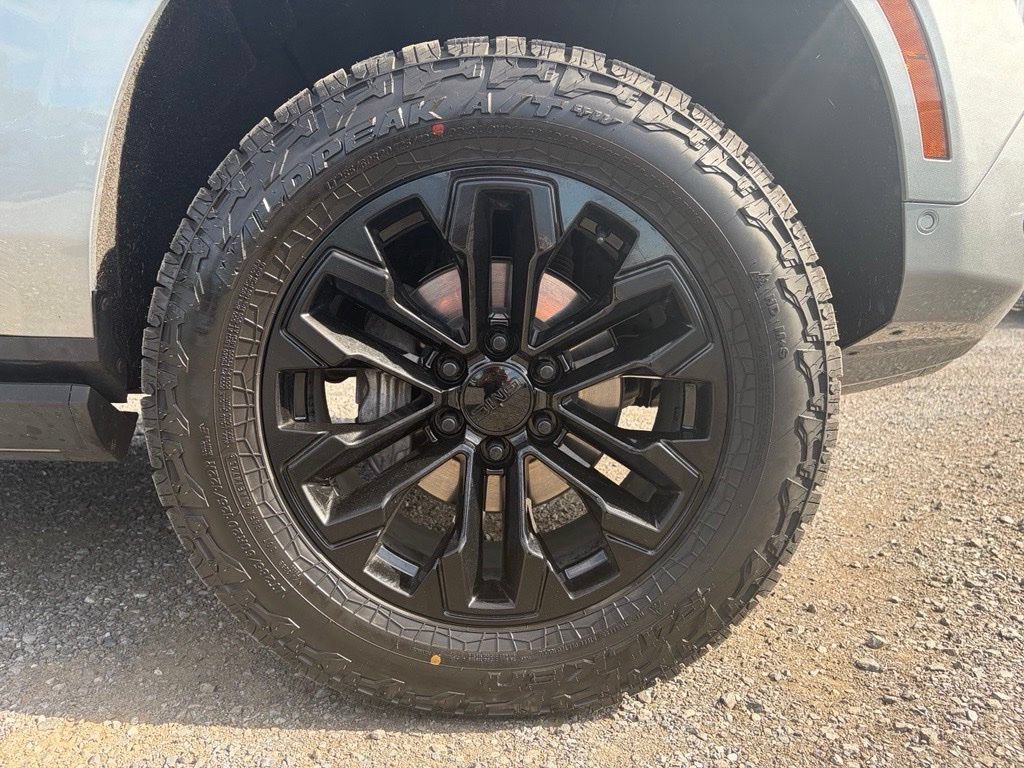 Used 2025 GMC Yukon AT4 Ultimate AWD/4WD image 25