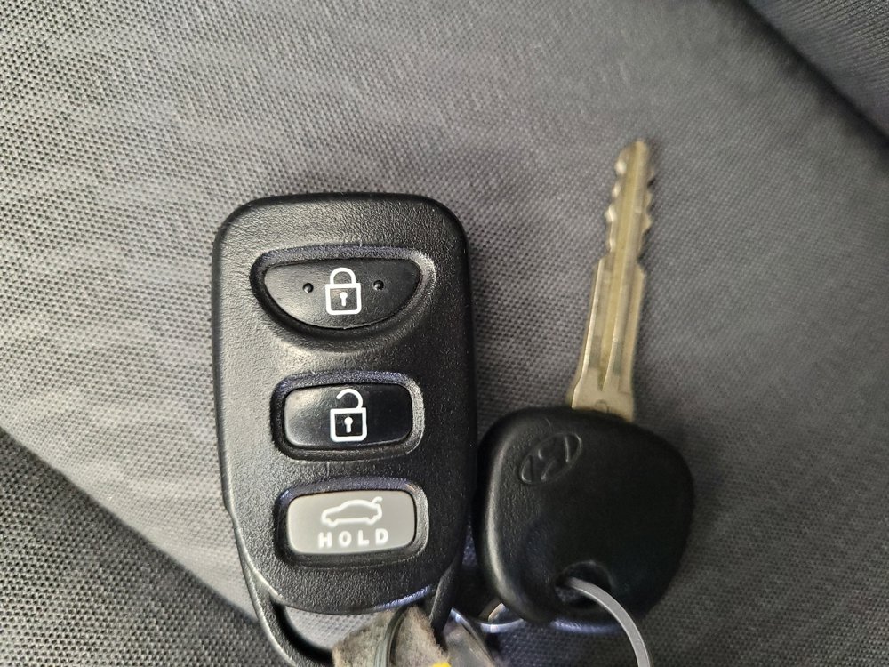 Used 2014 Hyundai Elantra SE FWD image 32
