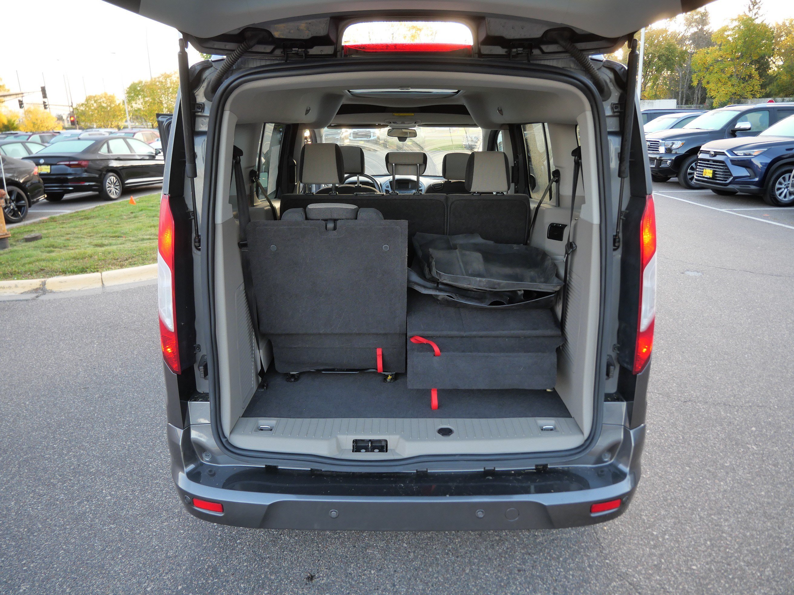 Used 2015 Ford Transit Connect XLT FWD image 18