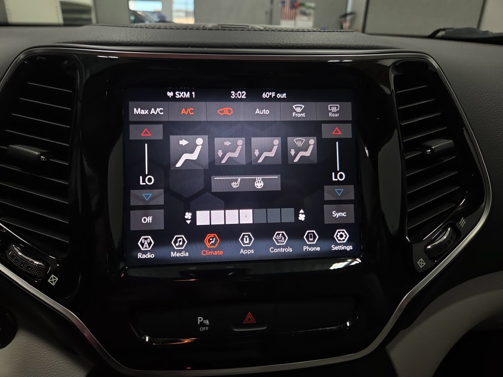 Used 2019 Jeep Cherokee Limited FWD image 40