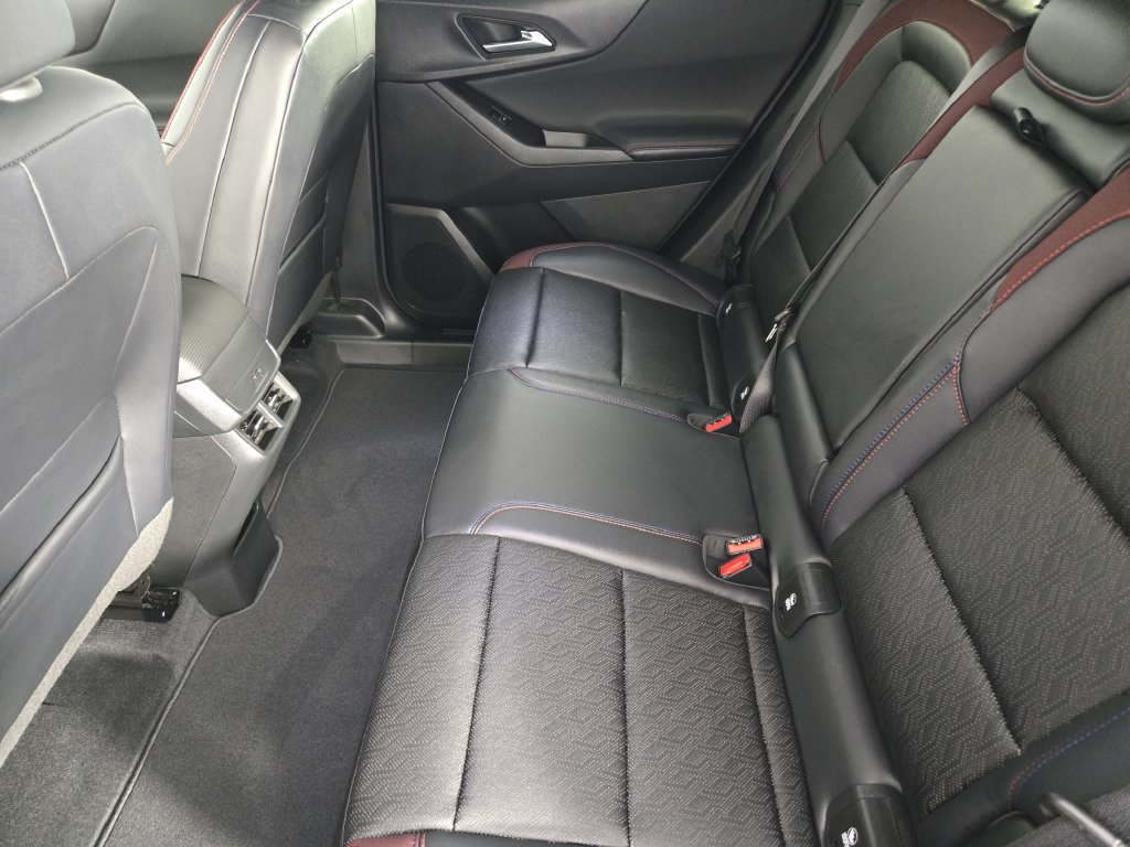 New 2026 Chevrolet Equinox RS FWD image 34