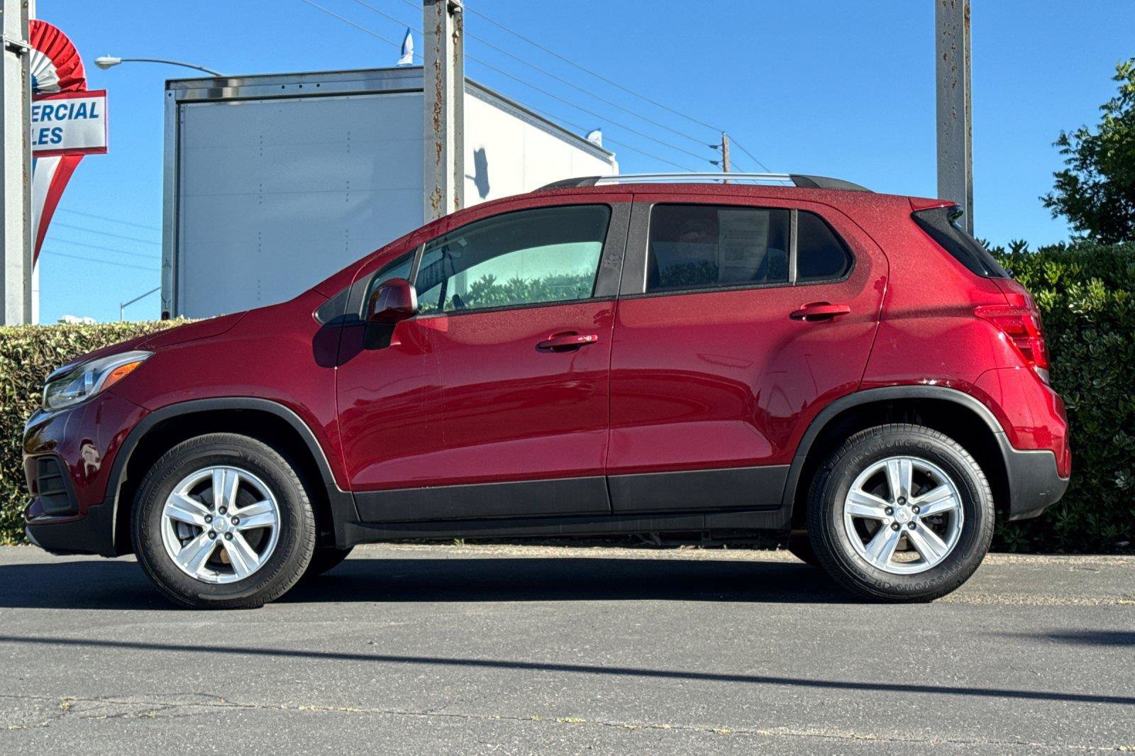Used 2022 Chevrolet Trax LT w/ Driver Confidence Package AWD/4WD image 6