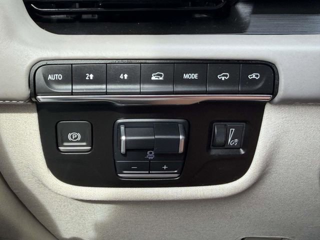 Used 2022 Cadillac Escalade Premium Luxury Platinum AWD/4WD image 19