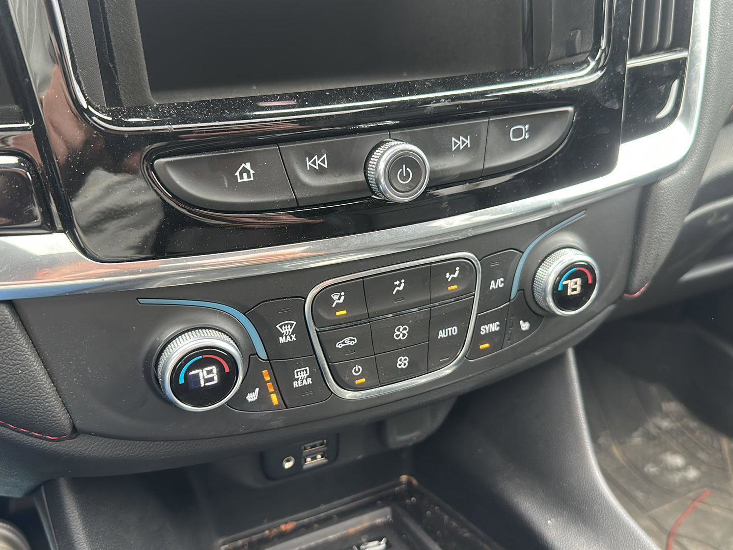 Used 2023 Chevrolet Traverse RS w/ LPO, Floor Liner Package image 21