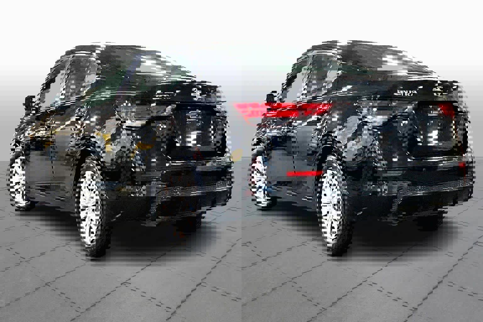 Used 2020 Nissan Sentra S image 11