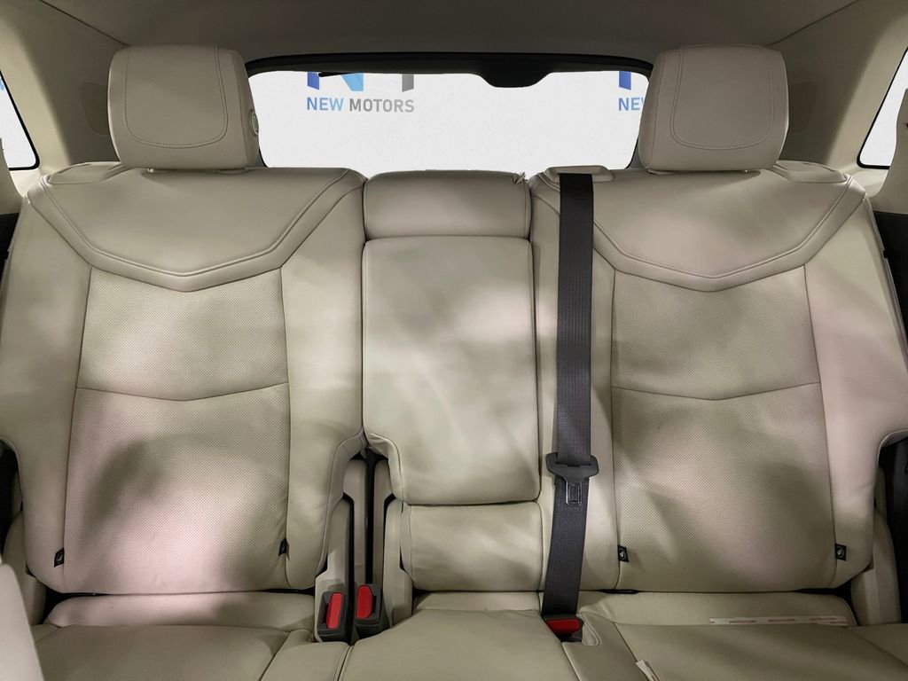 Used 2018 Cadillac XT5 Luxury w/ Driver Awareness Package image 13