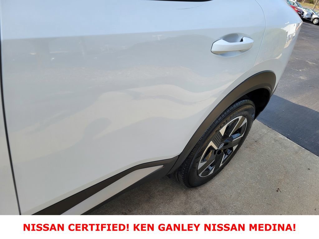 Certified 2025 Nissan Kicks SV AWD/4WD image 12