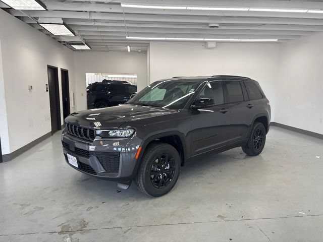 New 2026 Jeep Grand Cherokee Altitude AWD/4WD image 3